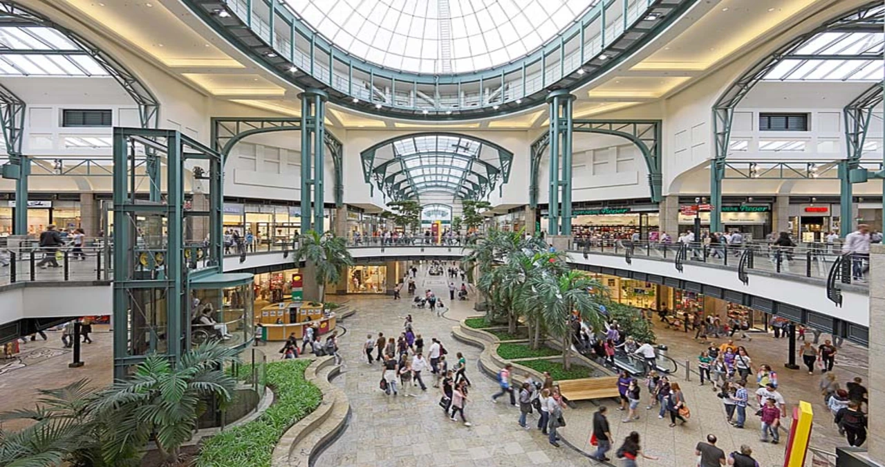 Centro Oberhausen: Germany's Unforgettable Realm of Shopping, Leisure, and Adventure 2 centro krischer 850px 1